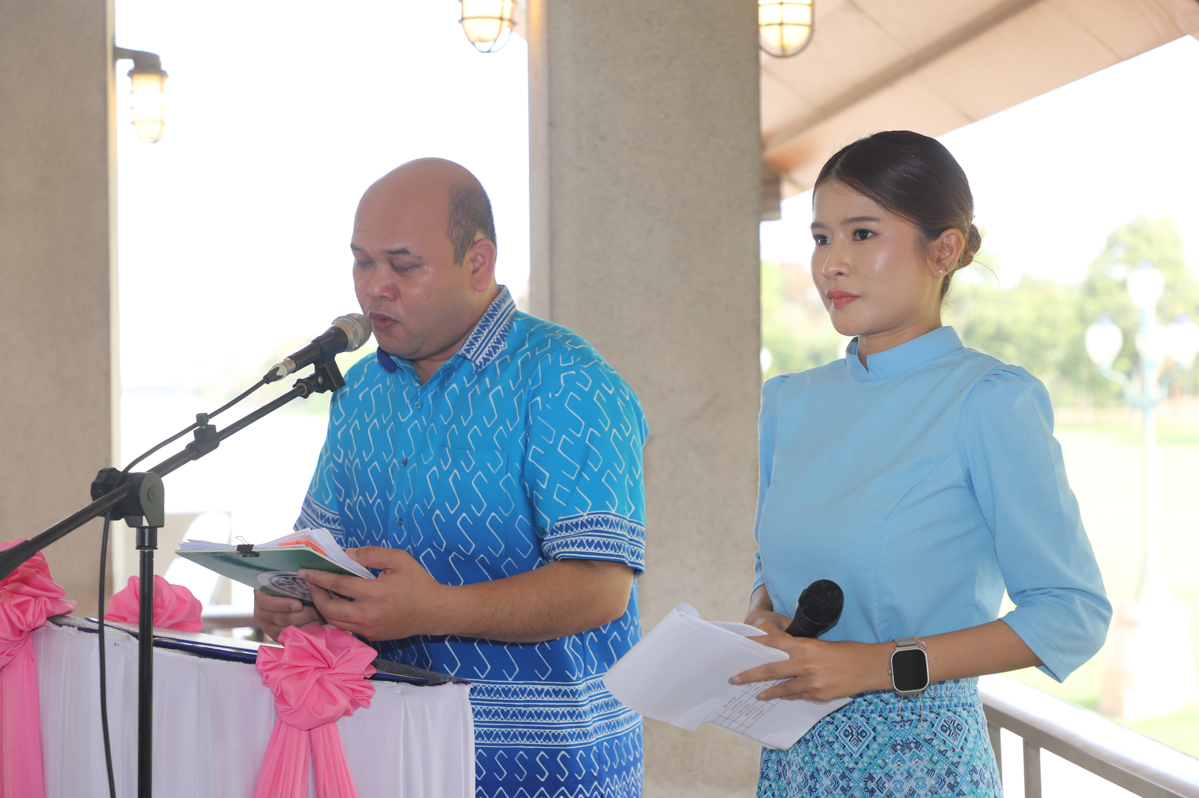 title - มากกว่าความรักระหว่างคู่ครอง คือความรักต่อปวงชน ส.ป.ก. จัดงาน “รักแห่งศิลป์ รักแห่งแผ่นดิน” พลังแห่งศิลปะที่เชื่อมโยงสถาบันและประชาชน